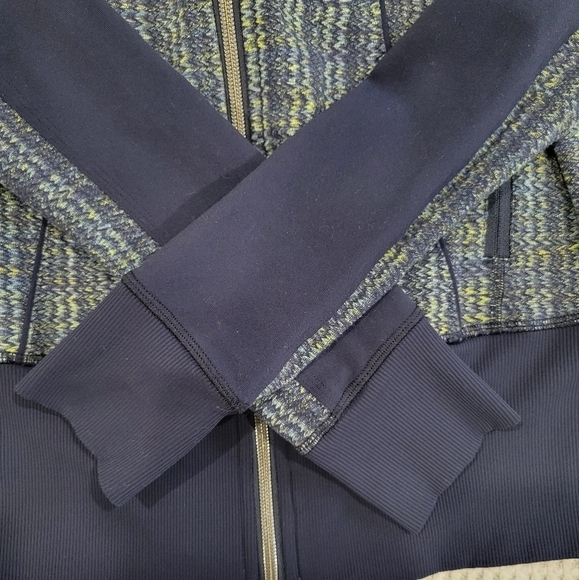 Lululemon Zip Up Jacket - Picture 6 of 12